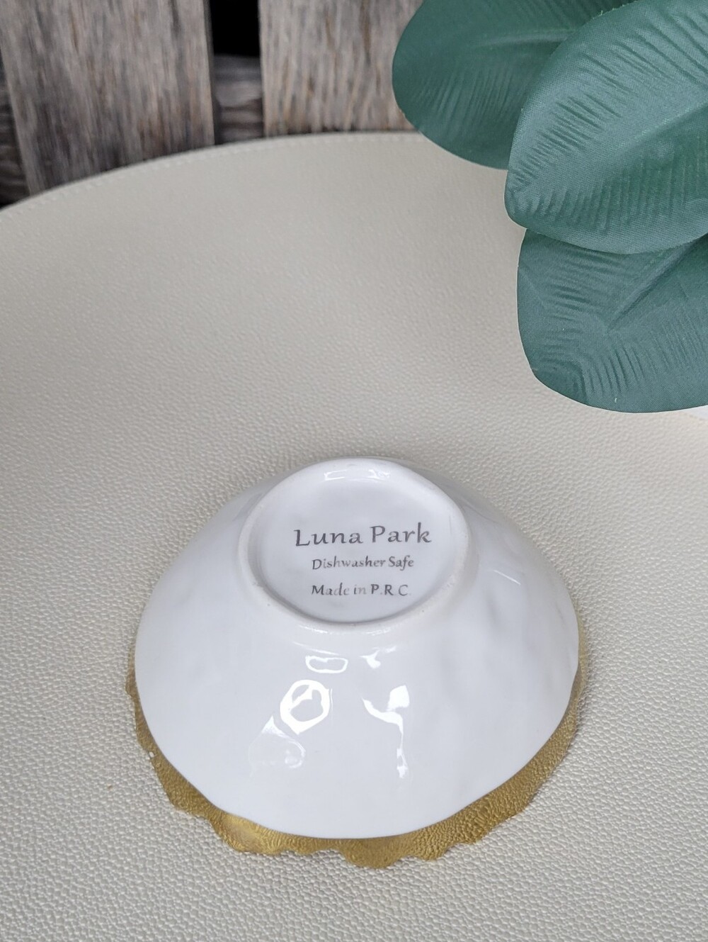 Luna Park white embossed berry bowl with gold trim - Picture 2 of 3